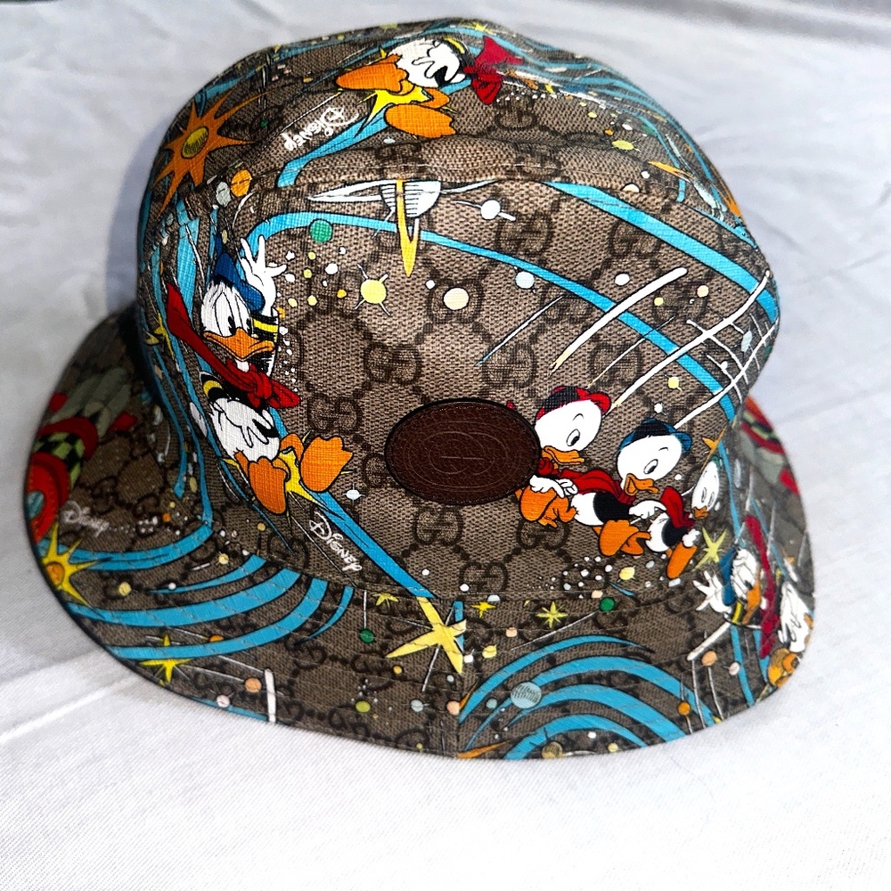 Gucci x Disney Brown GG Supreme Fedora Hat with Donald Duck Print M 648844 8465